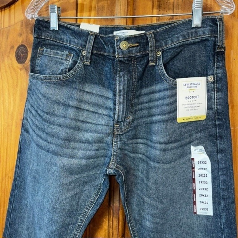 Signature by Levi Strauss Gold Label Bootcut Jeans Dark Wash 29x32 Ultimate Flex - Picture 3 of 8